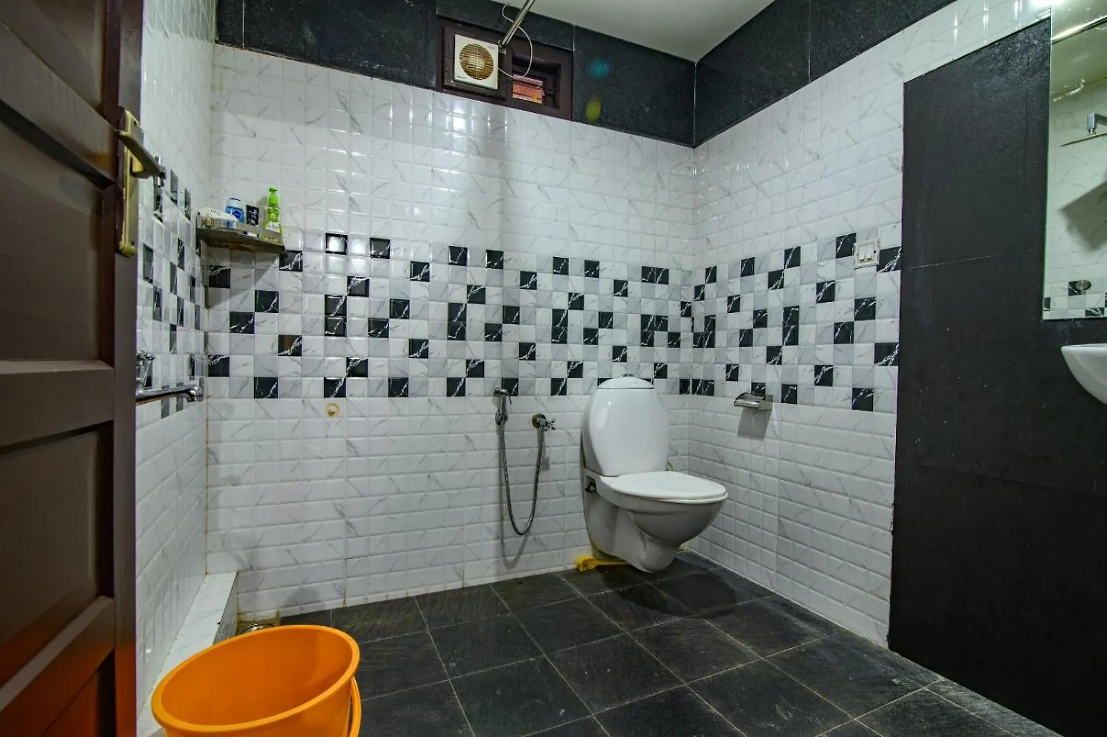 Thomaskuttys Farmhouse Homestay Ranni