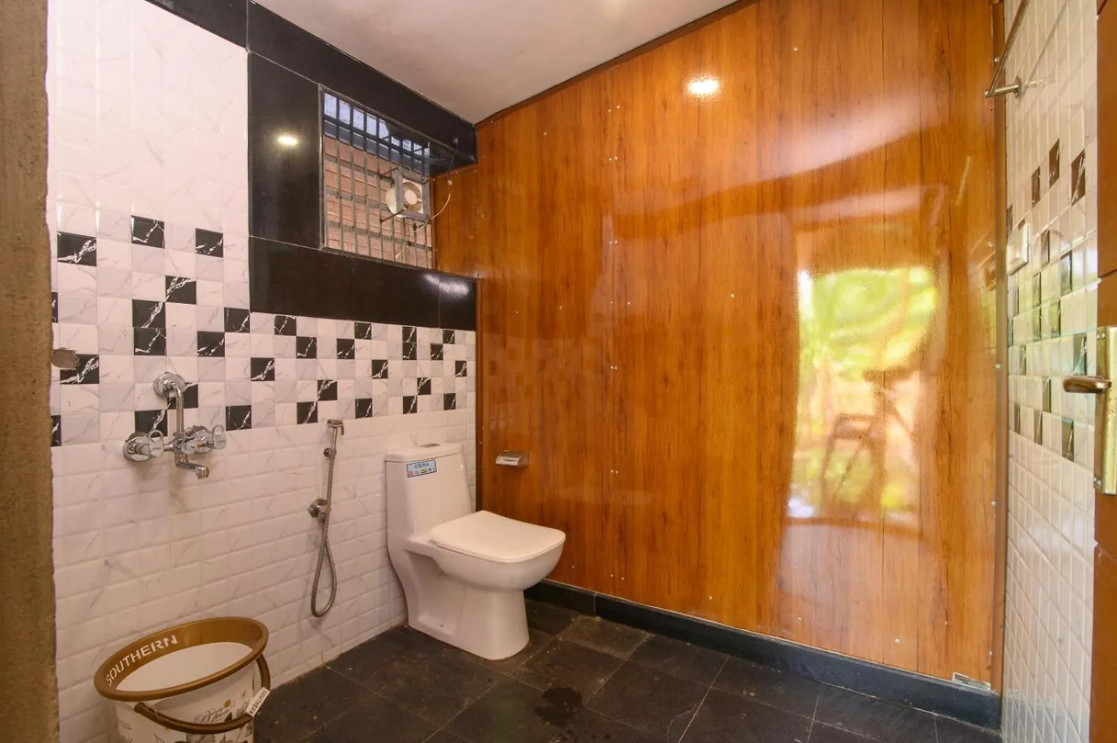 Thomaskuttys Farmhouse Homestay Ranni