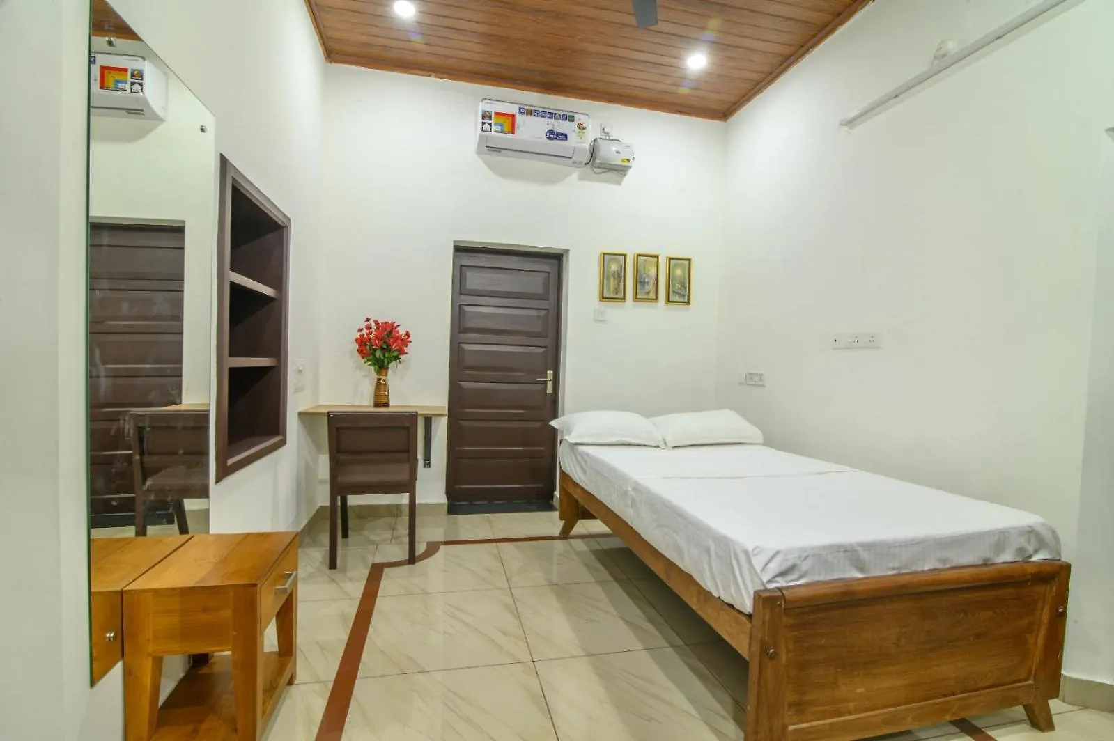 Thomaskuttys Farmhouse Homestay Ranni